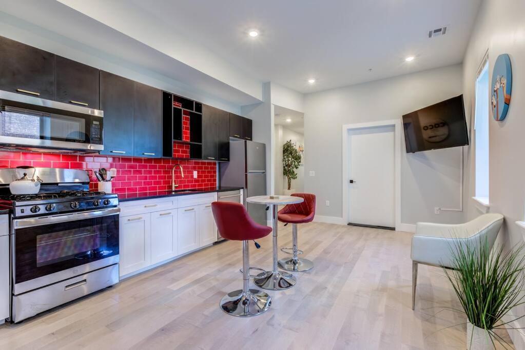 Luxury Designer Theme 2Br Apt Near Nyc / Thepath Lejlighed Newark Eksteriør billede