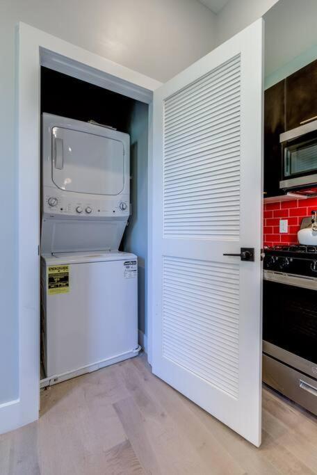 Luxury Designer Theme 2Br Apt Near Nyc / Thepath Lejlighed Newark Eksteriør billede